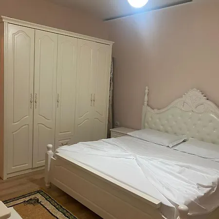 Nikol * Tirana